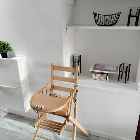 Joli 2** à 2 Pas De La + Parking Inclus