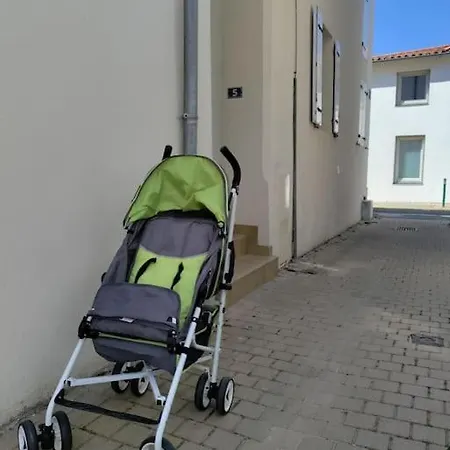 Joli 2** à 2 Pas De La + Parking Inclus Apartamento *